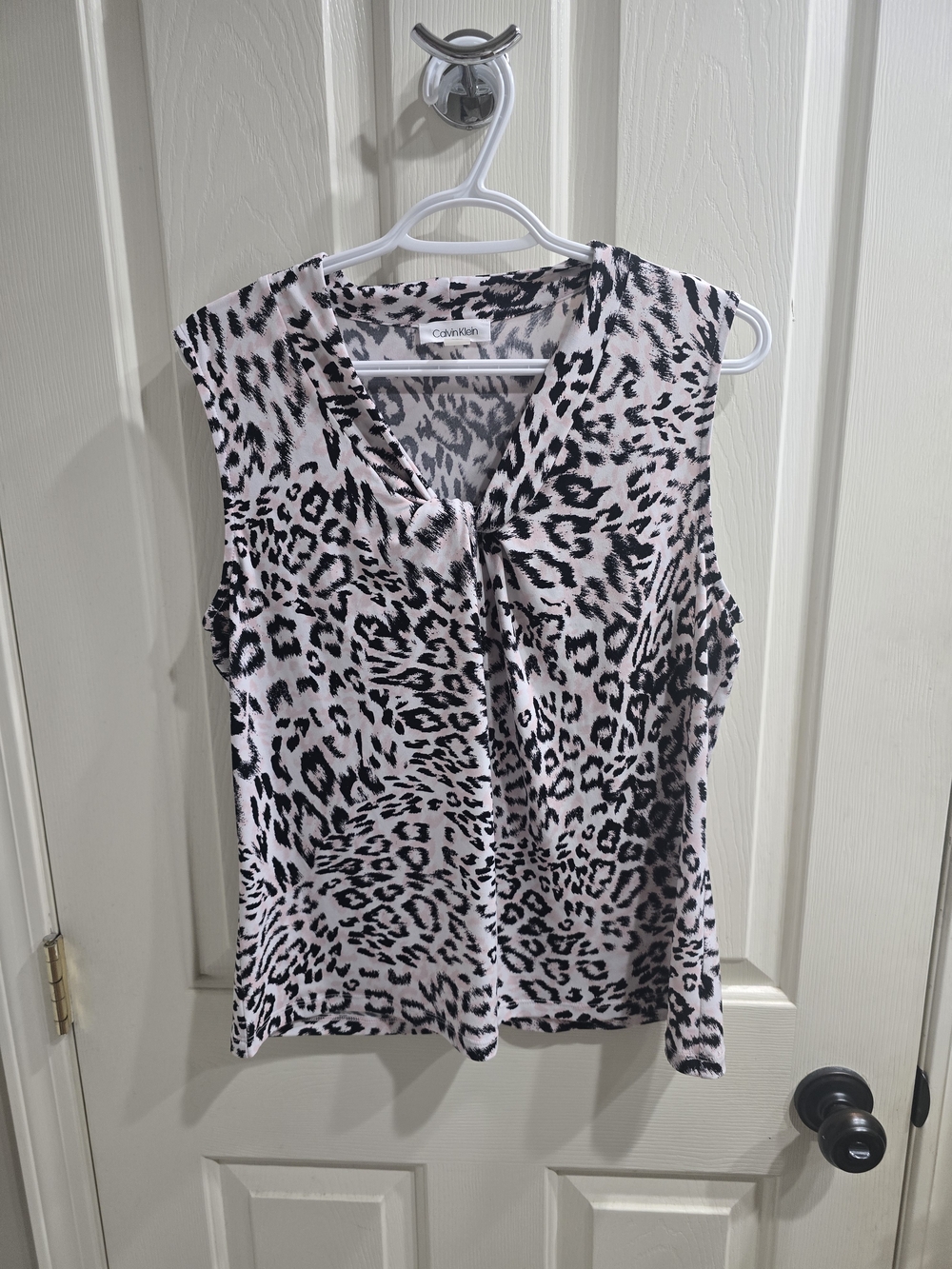 Calvin Klein Pink and Black Leopard-Print Sleeveless V-Neck Camisole